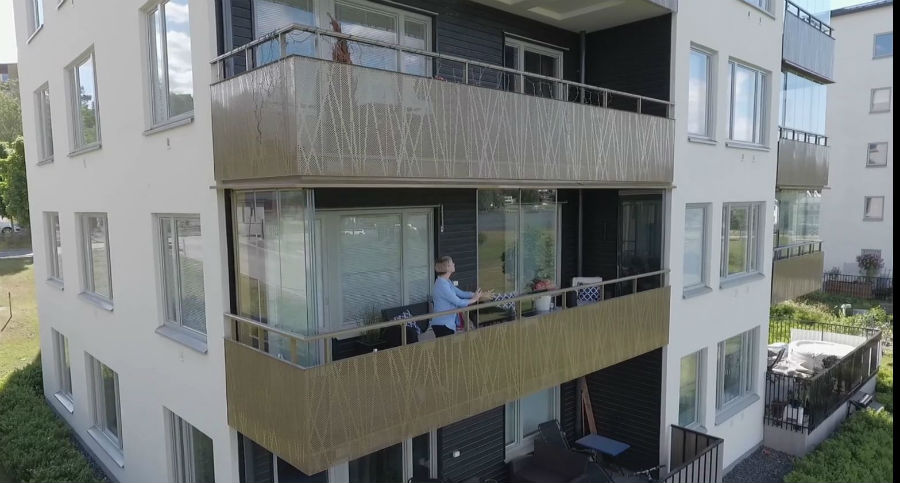bezramowa zabudowa balkonu Lumon