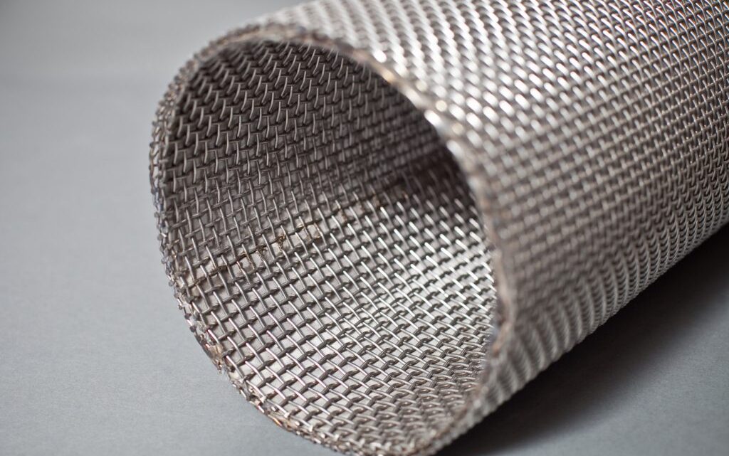 Metalowa siatka filtracyjna – rodzaje, zastosowanie. Gdzie ją kupić?
